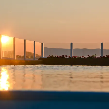 Naxos Island ホテル
